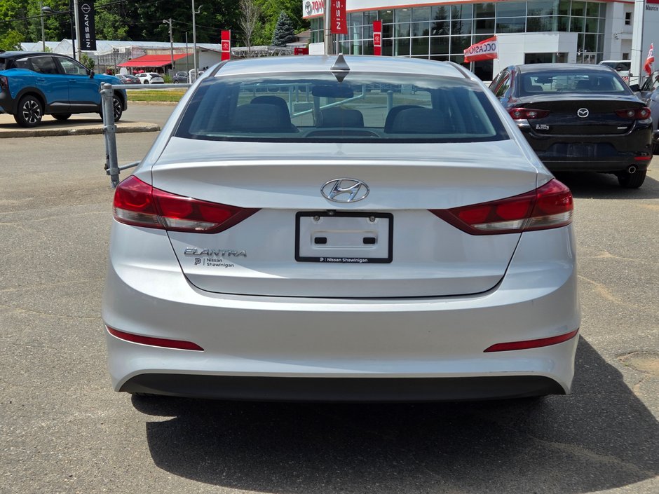 Hyundai Elantra GLS 2017-3