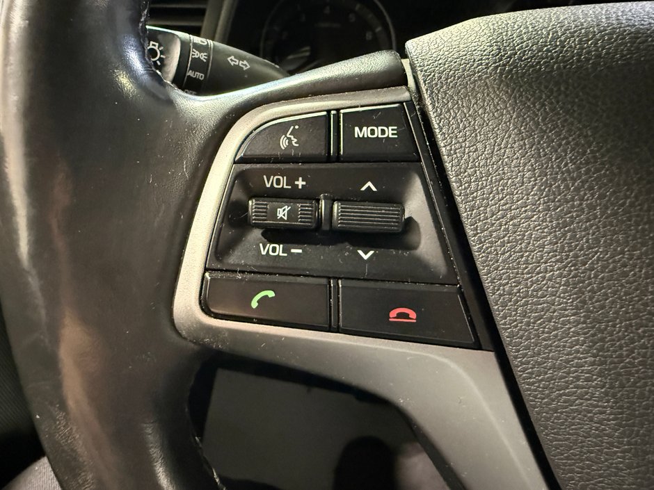 Hyundai Elantra SE 2018-14