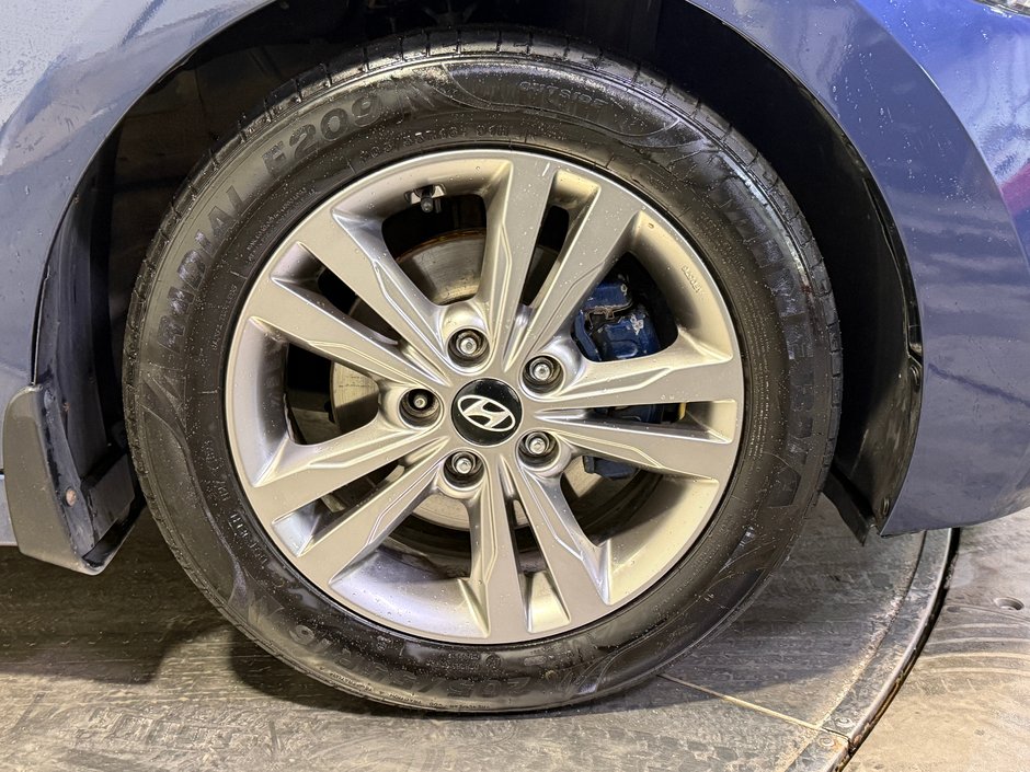 Hyundai Elantra SE 2018-9