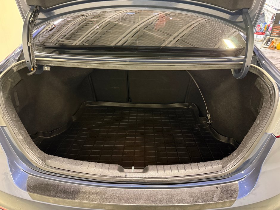 Hyundai Elantra SE 2018-24