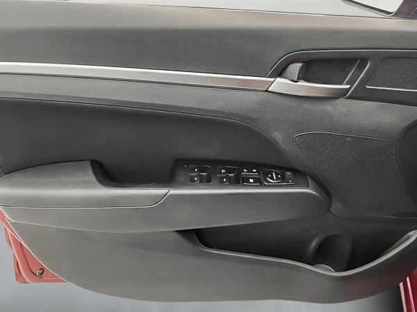 2020 Hyundai Elantra Preferred-9