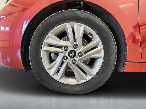2020 Hyundai Elantra Preferred-6