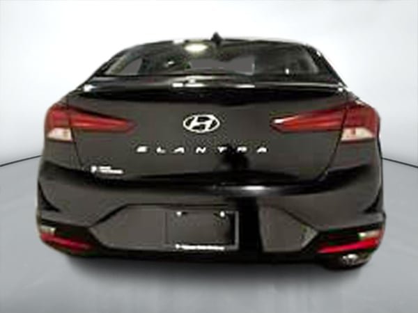 Hyundai Elantra Preferred 2020-3