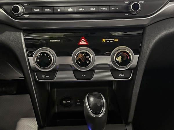 Hyundai Elantra Preferred 2020-21