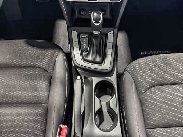 Hyundai Elantra Preferred 2020-22