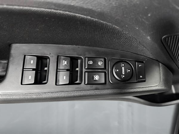 2020 Hyundai Elantra ESSENTIAL-11