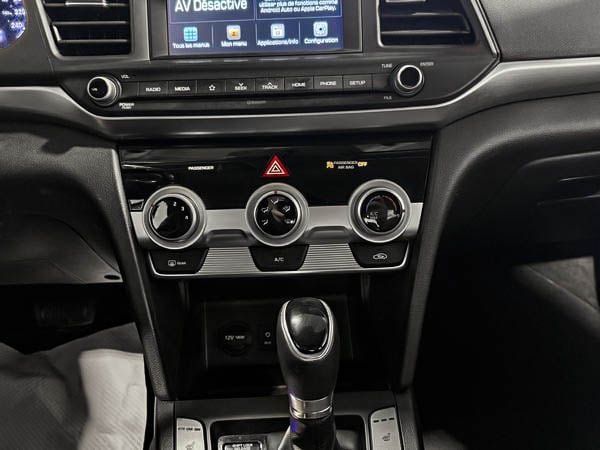 2020 Hyundai Elantra ESSENTIAL-21
