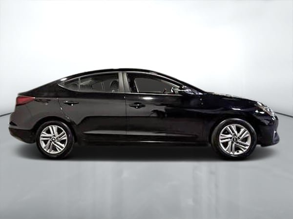 2020 Hyundai Elantra ESSENTIAL-1