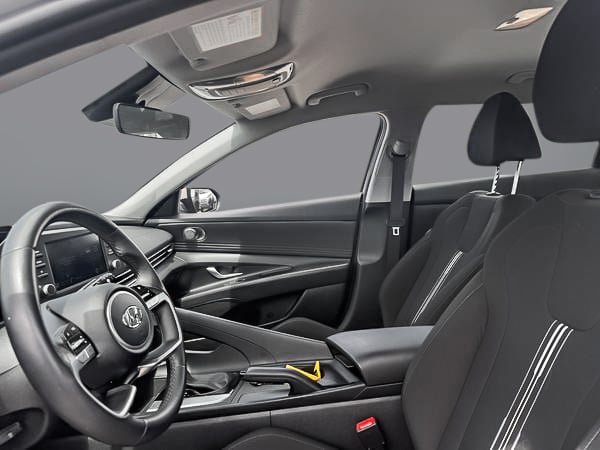 2023 Hyundai Elantra Preferred-9