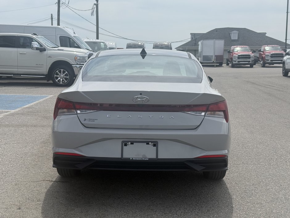 2023 Hyundai Elantra Preferred-3