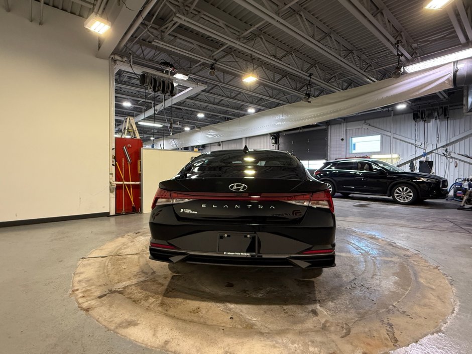 2023 Hyundai Elantra Luxury-3