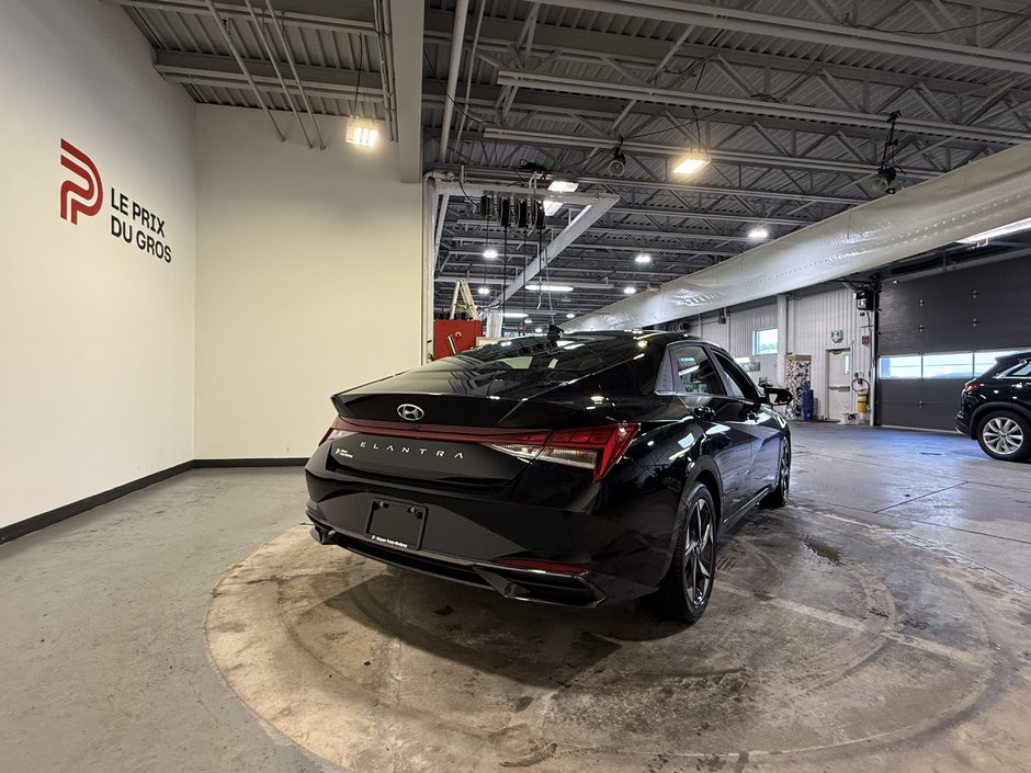 2023 Hyundai Elantra Luxury-2