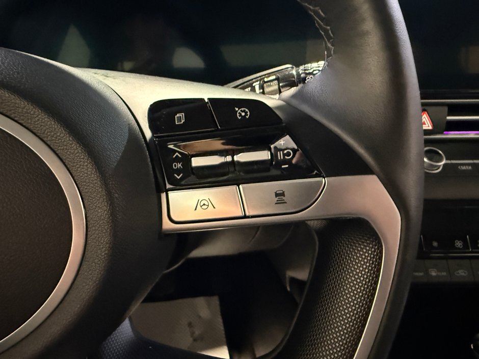 2023 Hyundai Elantra Luxury-16