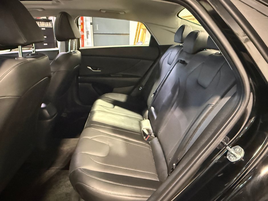 2023 Hyundai Elantra Luxury-24