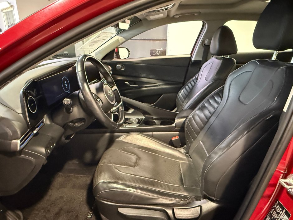 Hyundai Elantra LUXE 2023-13