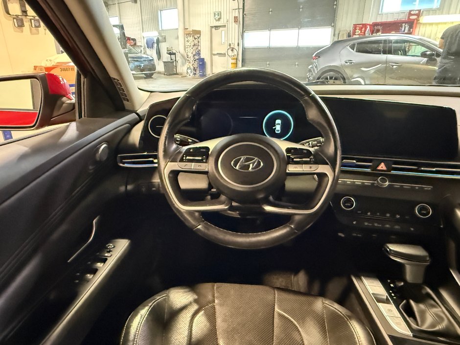 Hyundai Elantra LUXE 2023-14