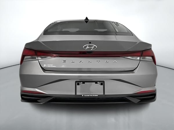 Hyundai Elantra Essential 2023-5