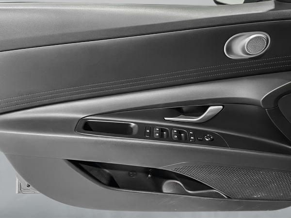 Hyundai Elantra Essential 2023-9