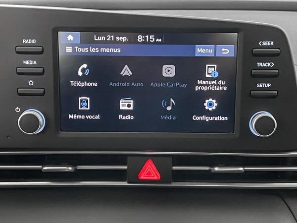 Hyundai Elantra Essential 2023-17
