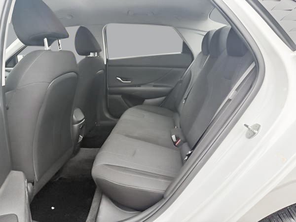 2024 Hyundai Elantra ESSENTIAL-16