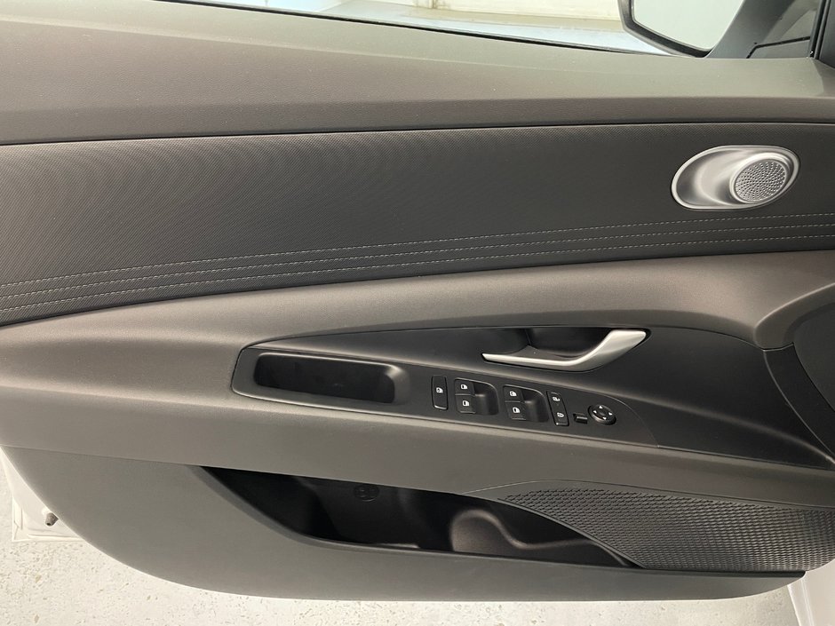 2024 Hyundai Elantra ESSENTIAL-9