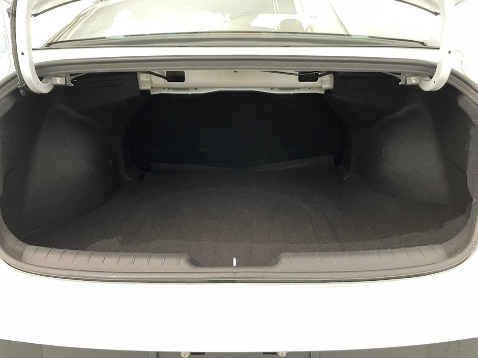 2024 Hyundai Elantra ESSENTIAL-23