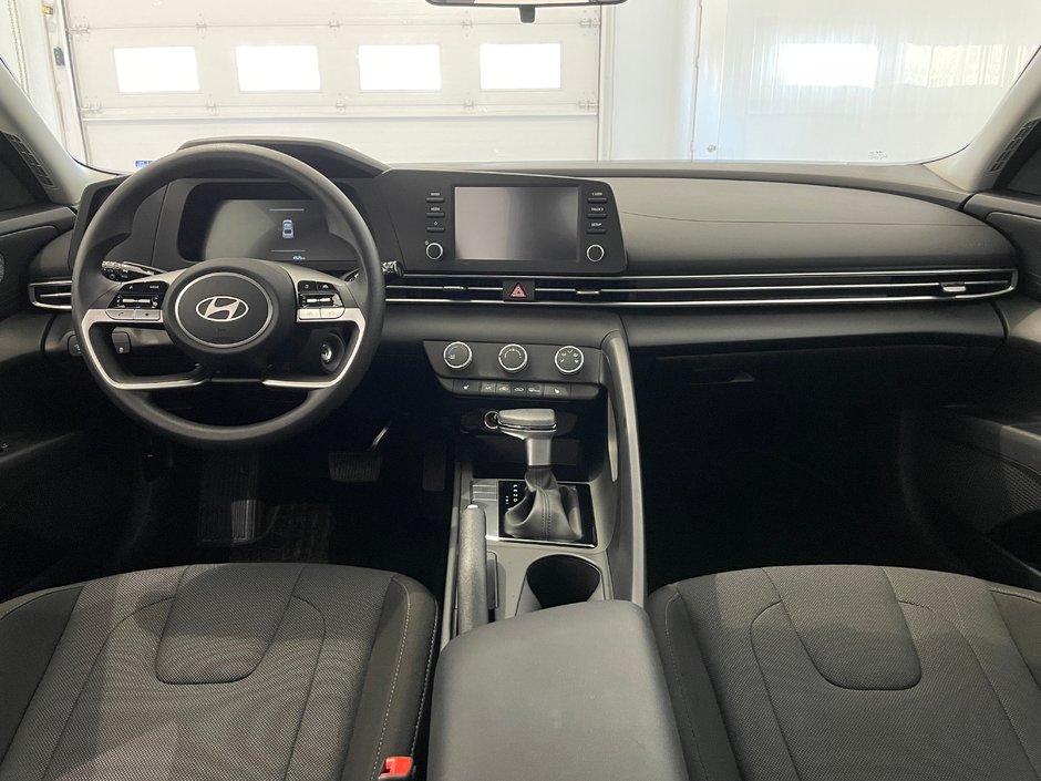2024 Hyundai Elantra ESSENTIAL-7