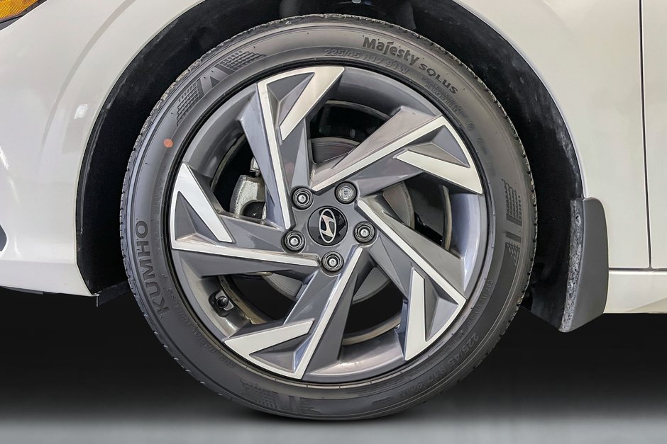 2025 Hyundai Elantra Preferred Tech-5