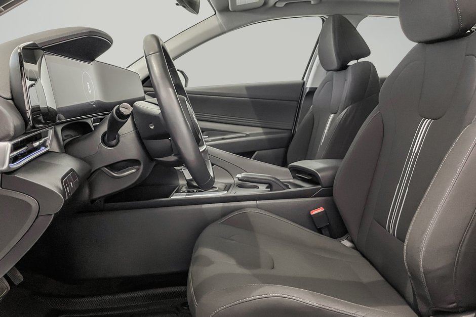 2025 Hyundai Elantra Preferred Tech-9