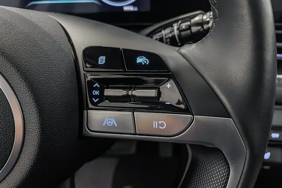2025 Hyundai Elantra Preferred Tech-12