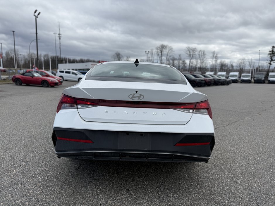 2025 Hyundai Elantra Preferred-3