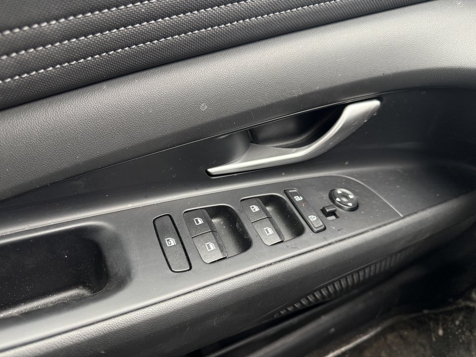 2025 Hyundai Elantra Preferred-8