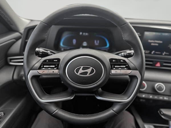 2025 Hyundai Elantra Preferred-9