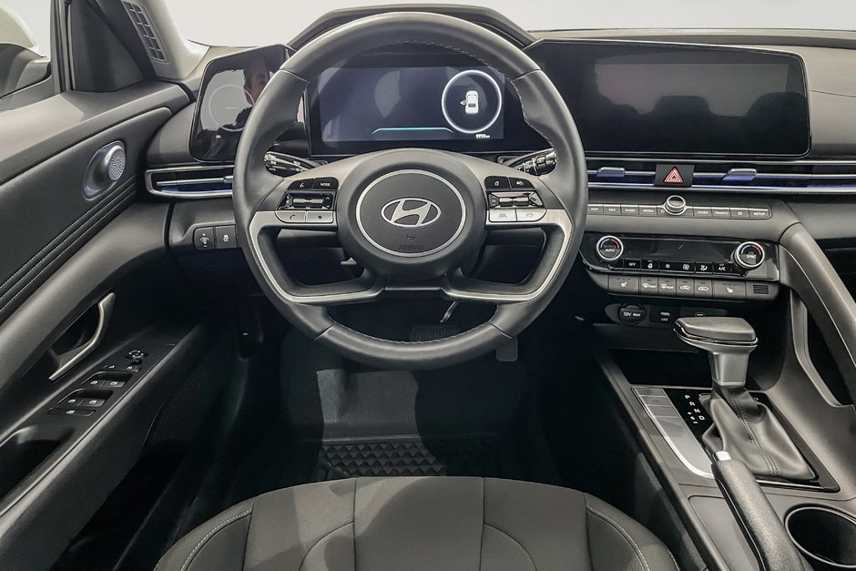 2025 Hyundai Elantra Preferred Tech-7
