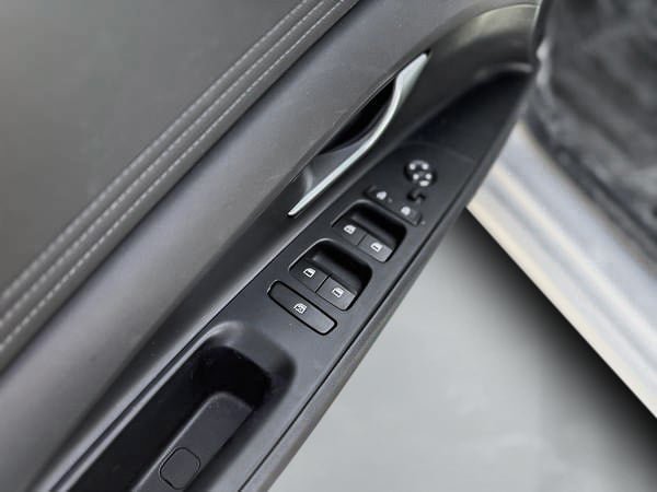 2025 Hyundai Elantra Preferred-8