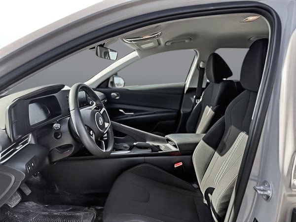 2025 Hyundai Elantra Preferred-9