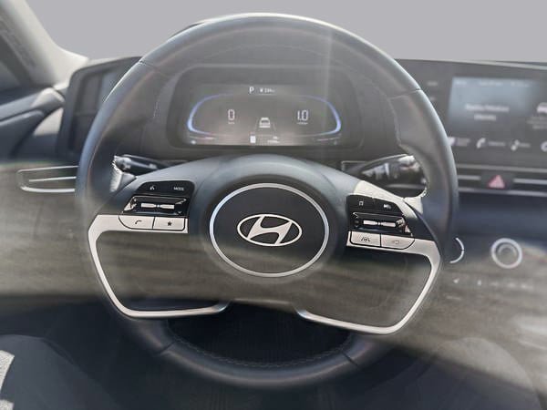 2025 Hyundai Elantra Preferred-10