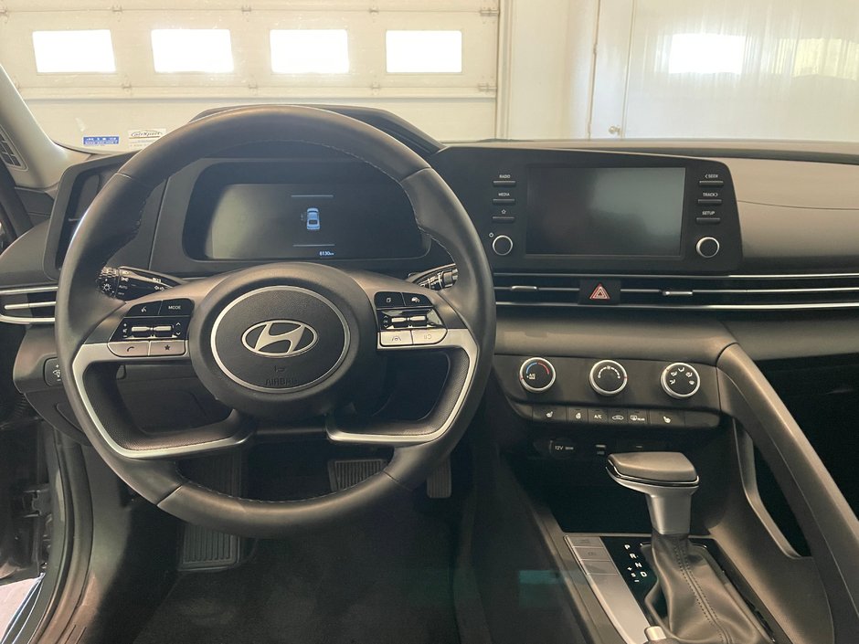 Hyundai Elantra Preferred 2025-8
