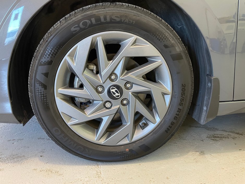 Hyundai Elantra Preferred 2025-6