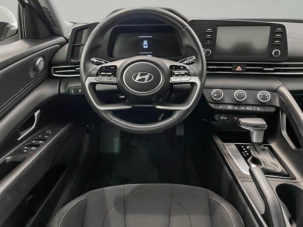 2025 Hyundai Elantra Preferred-8