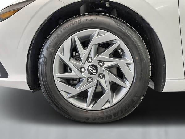 2025 Hyundai Elantra Preferred-6
