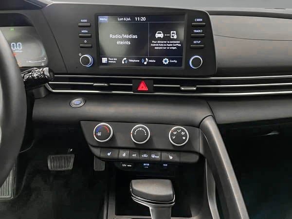 2025 Hyundai Elantra Preferred-16