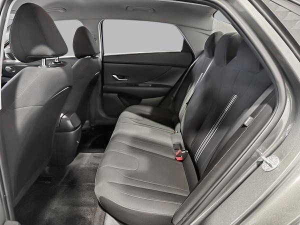 2025 Hyundai Elantra Preferred-23