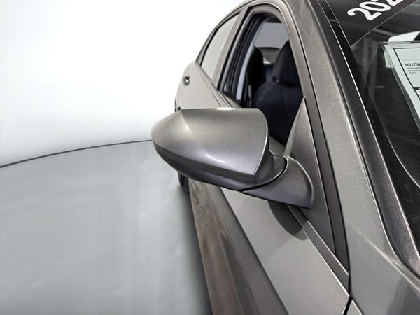 2025 Hyundai Elantra Preferred-8