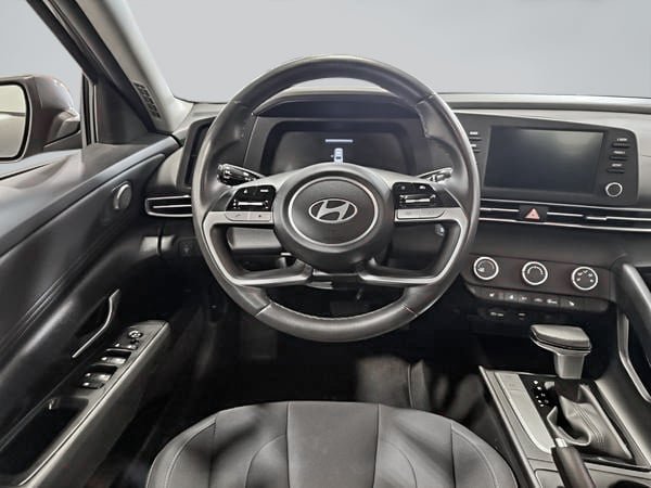 2025 Hyundai Elantra Preferred-13