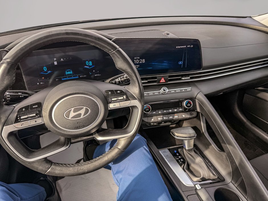 2025 Hyundai Elantra ESSENTIAL 2.0L-24