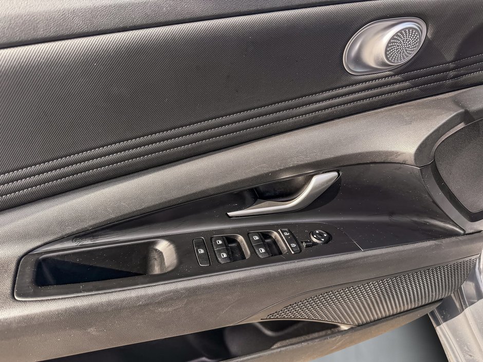 2025 Hyundai Elantra ESSENTIAL 2.0L-11