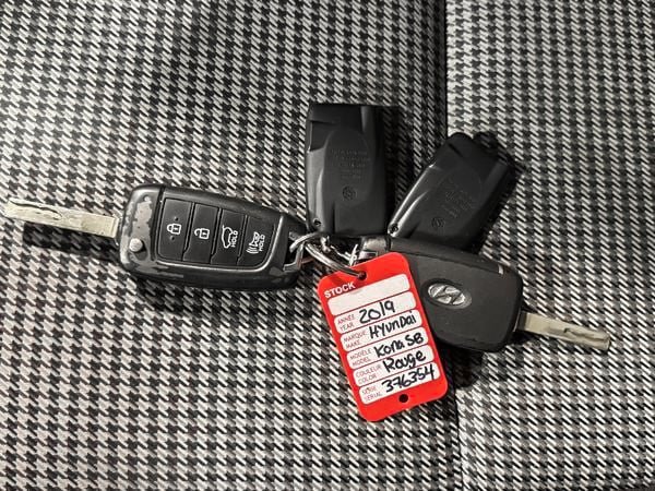 Hyundai Kona Essential 2019-25