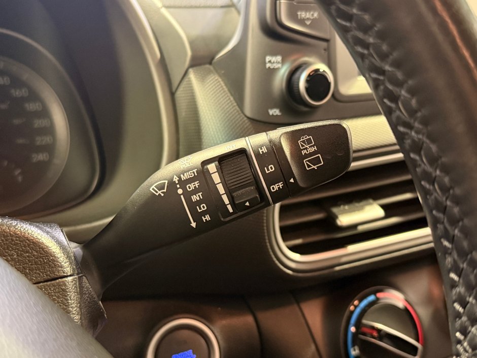 2019 Hyundai Kona Prefered-17