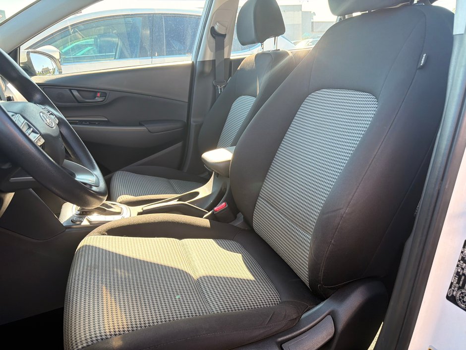 Hyundai Kona ESSENTIAL 2.0L 2019-12